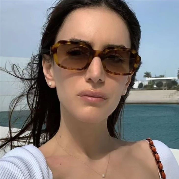 Kleine quadratische Sonnenbrille