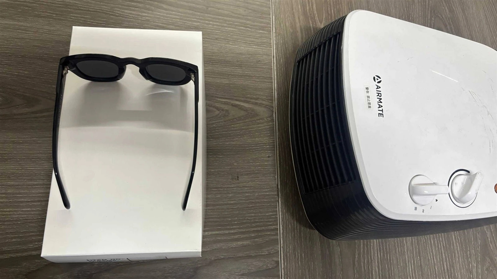 How to adjust acetate glasses using a hair dryer to heat the bridge and temples. How to adjust acetate glasses using a hair dryer to heat the bridge and temples.
